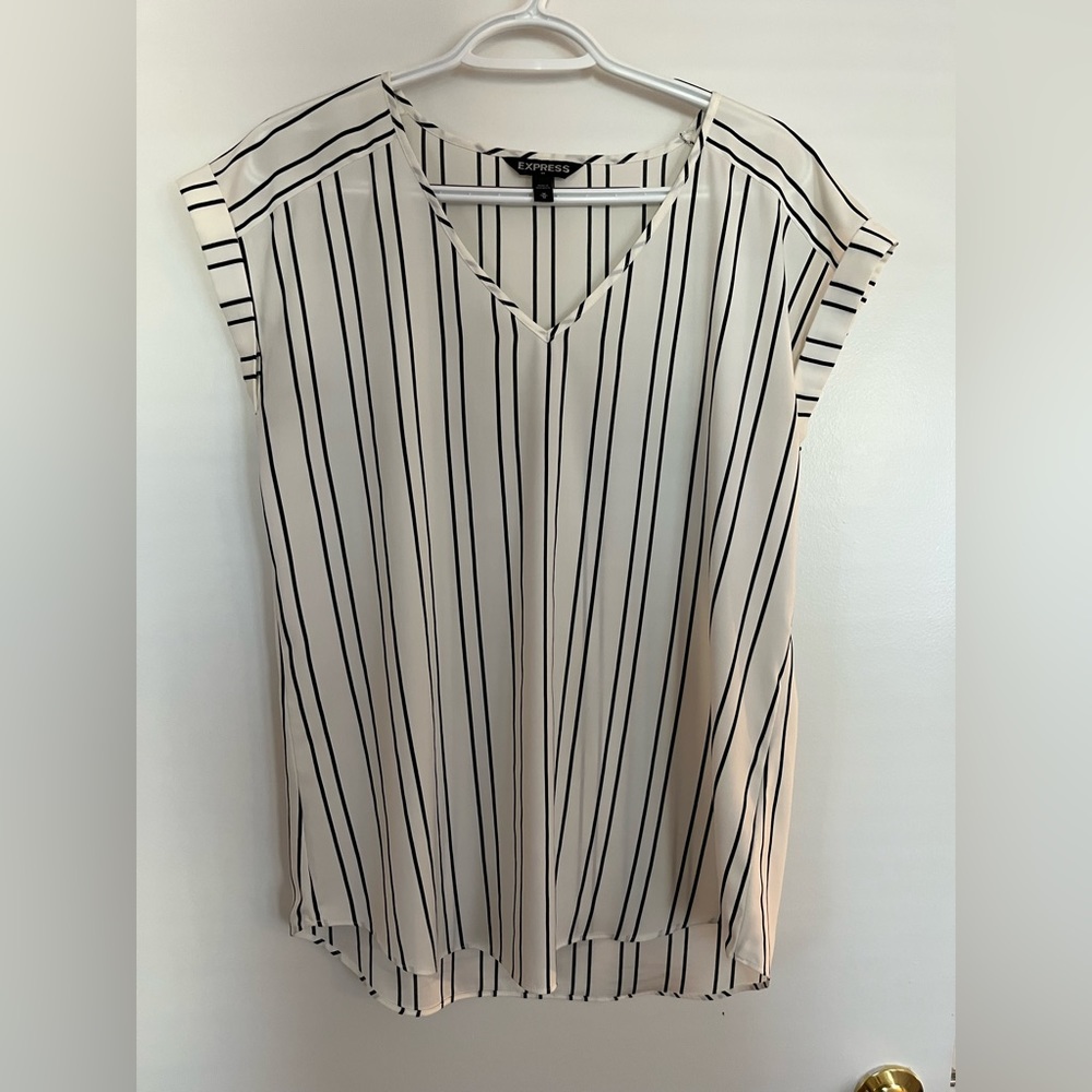 Express, size Medium long, off-white v-neck blouse